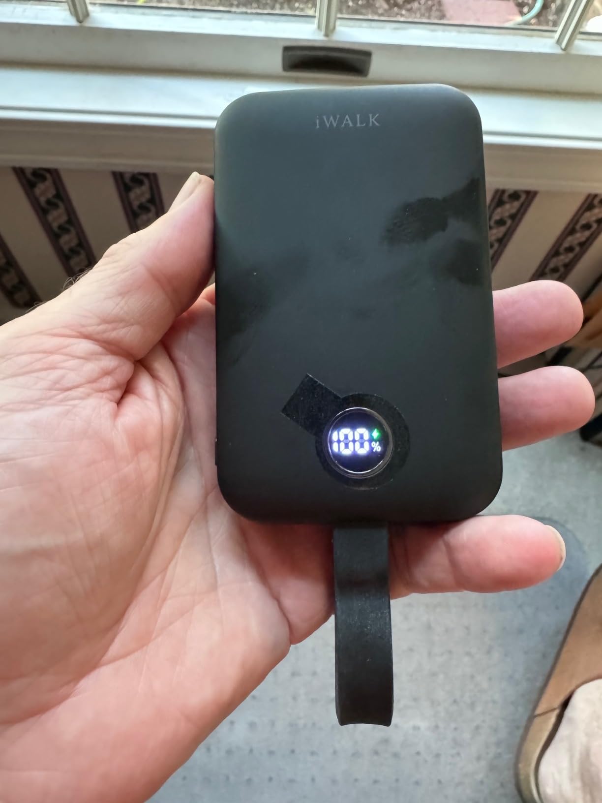 iWALK Magnetic Power Bank 10000mAh, 30W Wireless Portable Charger with Fast Charging USB-C Cable, Qi2 Certified 15W Battery Pack with LED Display for iPhone 17/16/16 Pro/15/14/13 Series, Samsung Galaxy customer photo 1