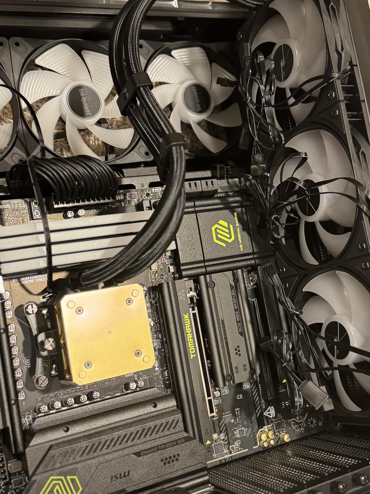 be quiet! Light Base 600 LX Black PC Case - Fully Windowed Front and Side - Dual Chamber - ARGB LED Strip - Mid Tower - 4 Light Wings LX 120mm PWM Fans customer photo 2
