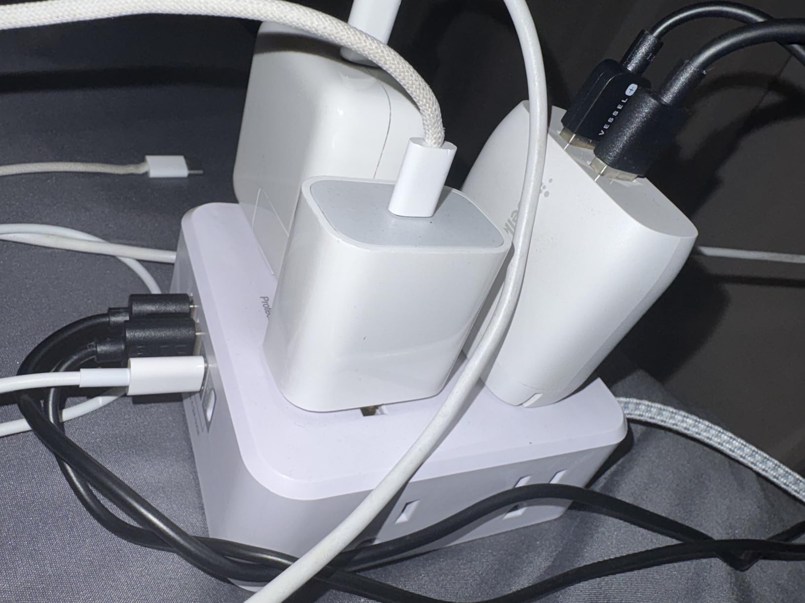 Surge Protector Power Strip - CHCORE 5Ft Braided Extension Cord with 8 Outlets with 4 USB (2 USB C) Charging Ports, Flat Plug Multi Plug Outlet Extender Charging Station for Home Office, ETL, White customer photo 2