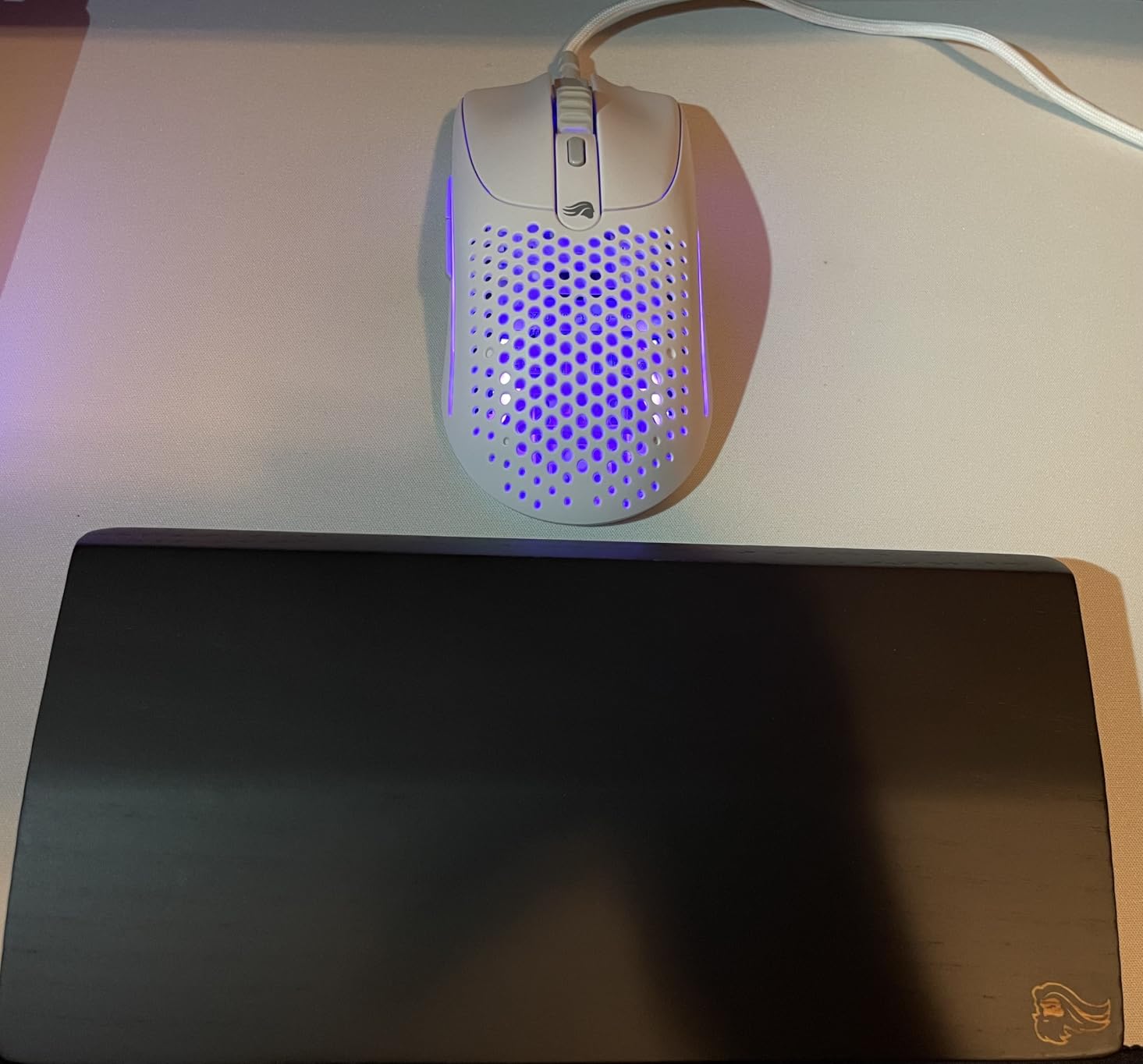 GLORIOUS Gaming Wooden Keyboard Wrist Rest (Compact) - White Ash Wood, Medium-Coarse Grain, Smooth Surface, Sweat & Oil Resistant, Easy Clean, Anti-Slip Rubber Base, 13