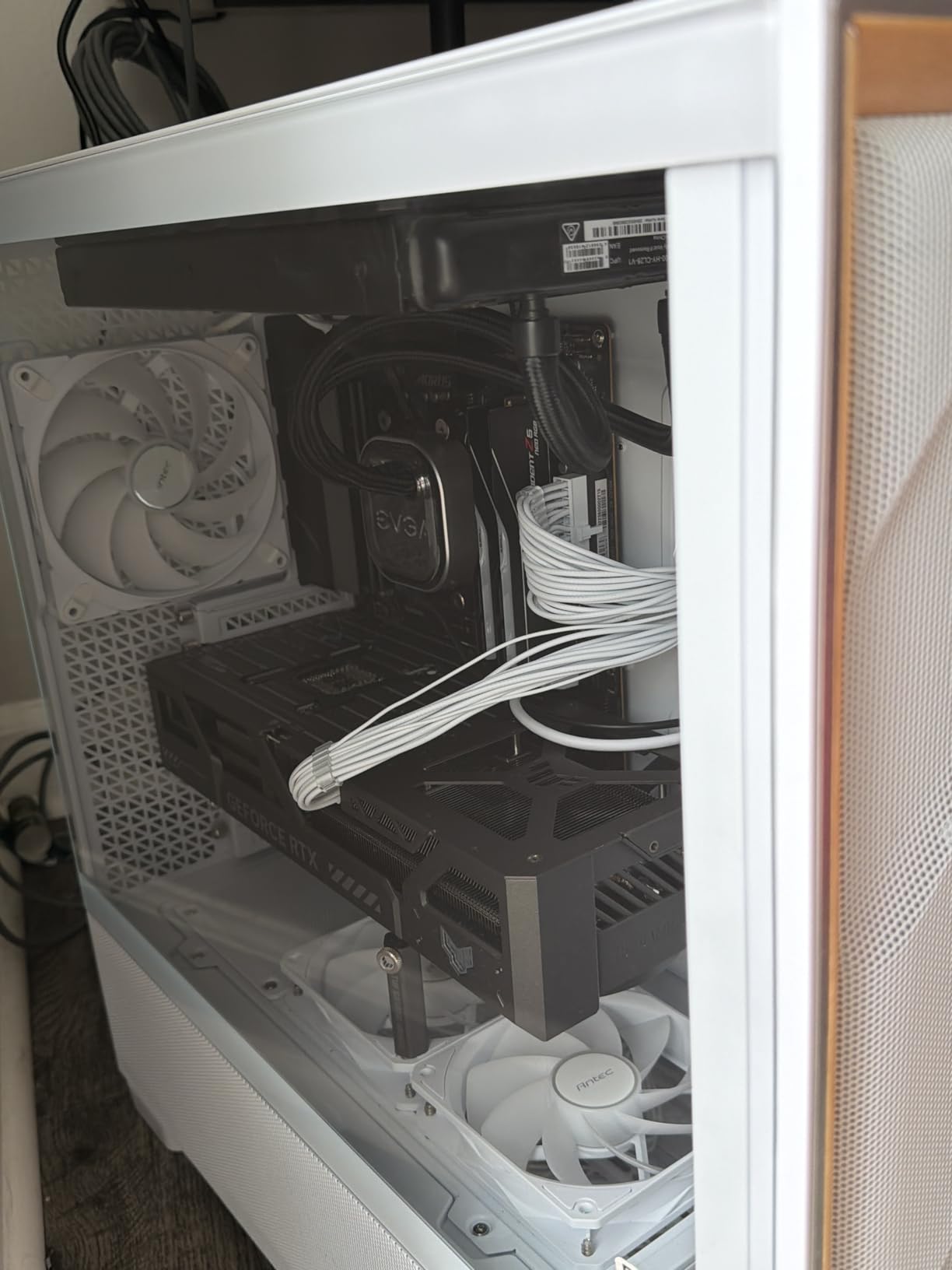 Antec Flux Pro Full-Tower E-ATX PC Case, 6 PWM Fans Included, White | 6 PWM Fans, Birch Wood Front Panel, High-Airflow, 90° Rotated PSU Mount, 420mm Radiator Support, CPU & GPU Temp Display customer photo 2