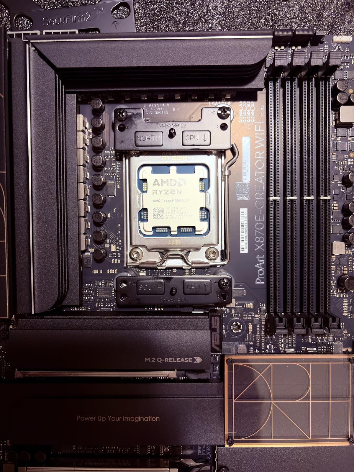 ASUS ProArt X870E-CREATOR WiFi AMD AM5 X870E ATX Motherboard, PCIe 5.0 x16, 16+2+2 Power Stages, DDR5, Dual USB4, 10 Gb & 2.5 Gb LAN, WiFi 7, Four M.2 Slots customer photo 1