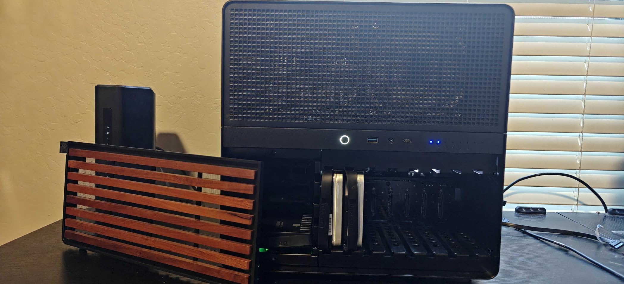 JONSBO N5 NAS Pc Case, E-ATX,12HDD+4SSD Drive Bay GPU HP Host, Supports Max. 4 GPU,E-A.TX(330mm) MB/ATX PSU Supports, with 3 Fans Built-in, 8 Slots PCI, Solid Wood Veneer Computer Case,Home Server customer photo 1