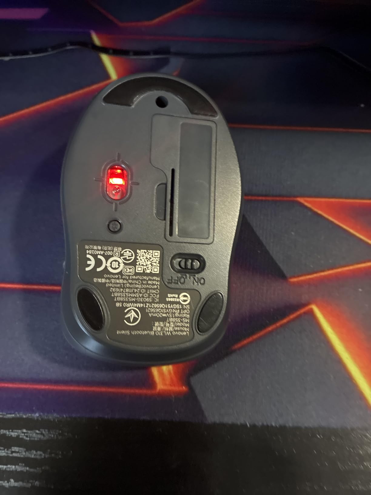 Lenovo WL310 Bluetooth Silent Mouse, Ergonomic, Adjustable DPI, Silent Clicks, Bluetooth 5.0, Portable for Windows, Mac, and Chromebook, Grey customer photo 1