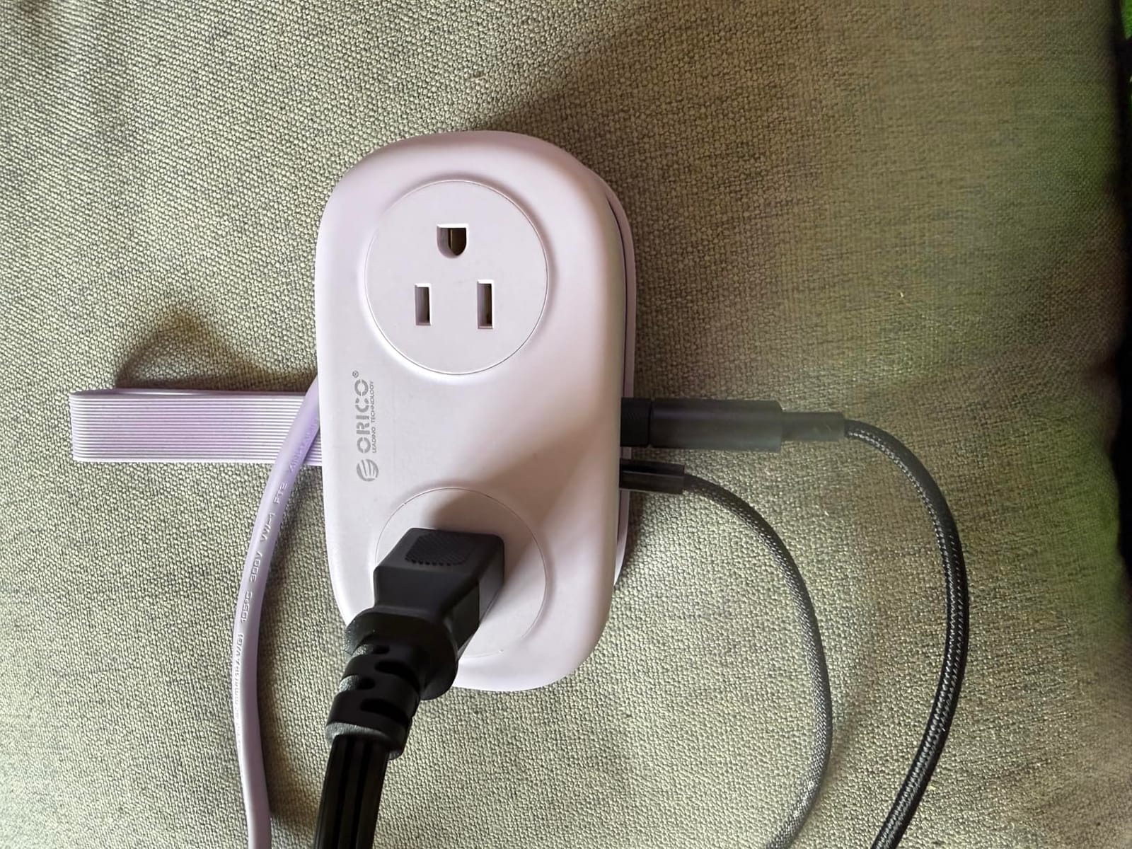 ORICO Cruise Approved Travel Power Strip, 4FT Wrap-Around Extension Cord | with 4 AC Outlets 3 USB Ports (1 USB C), 45 Degree Flat Plug, Non Surge Protector for Travel, Cruise Ship ETL Listed-AP3 customer photo 1