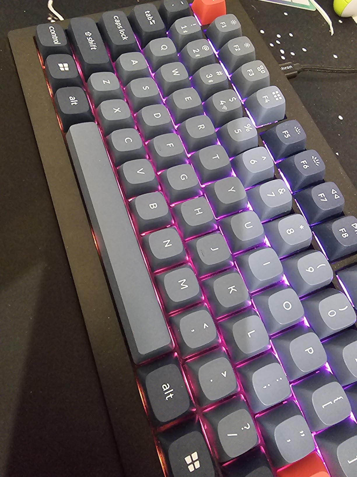 Keychron V6 Max Wireless QMK Mechanical Keyboard 2.4 GHz & Bluetooth | Full-Size Layout Custom with Hot-swappable Silent Red RGB Backlight Compatible with Mac Windows Linux - Black customer photo 1