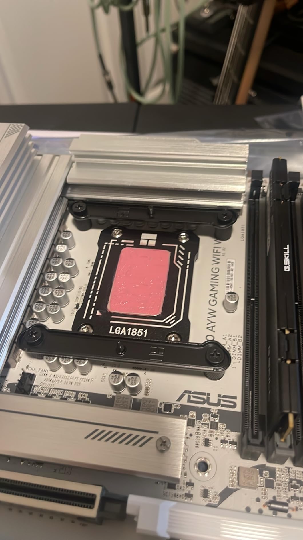 LGA1851 CPU Contact Frame Black, Anti-Bending Bracket for Intel Core Ultra | Black LGA1851 CPU contact frame with aluminum alloy body, L-shaped screwdriver, and 4 mounting screws customer photo 2