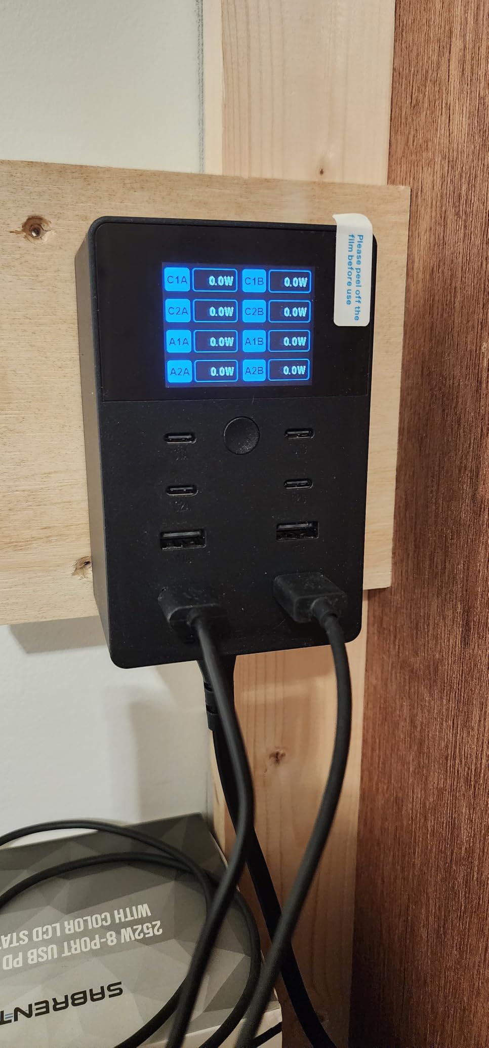 SABRENT VOLTIK Charging Station, 252W 8-Port USB C and USB A, LCD Display customer photo 1