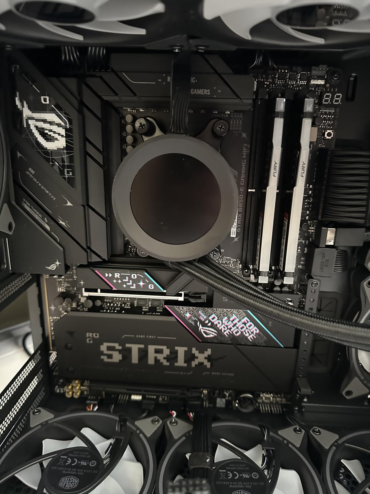 ASUS ROG Strix B850-E Gaming WiFi AMD AM5 B850 ATX Motherboard 16+2+2 Stages, Dynamic OC, Core Flex, DDR5 AEMP, WiFi 7, 5X M.2, 5G LAN, PCIe 5.0, USB4, USB 20Gbps Type-C customer photo 2