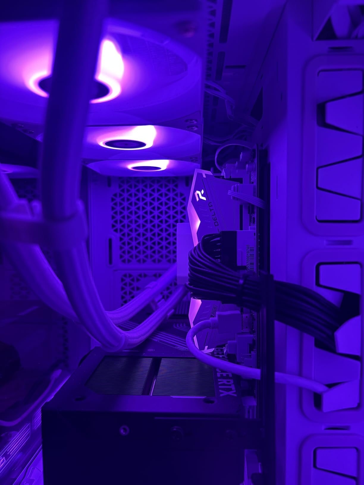 TEAMGROUP T-Force Delta RGB DDR5 RAM 32GB (2x16GB) 6000MHz CL38 Intel XMP 3.0 & AMD EXPO - White customer photo 2