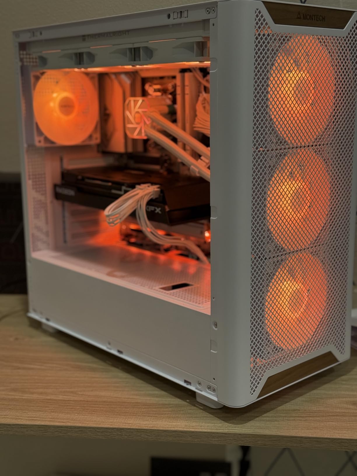 MONTECH XRWood ATX PC Case, Genuine Walnut, 4 ARGB PWM Fans, White | 420mm GPU Support, 360mm Radiator Support, High Airflow Mesh, Tempered Glass, USB-C, GPU Holder customer photo 2