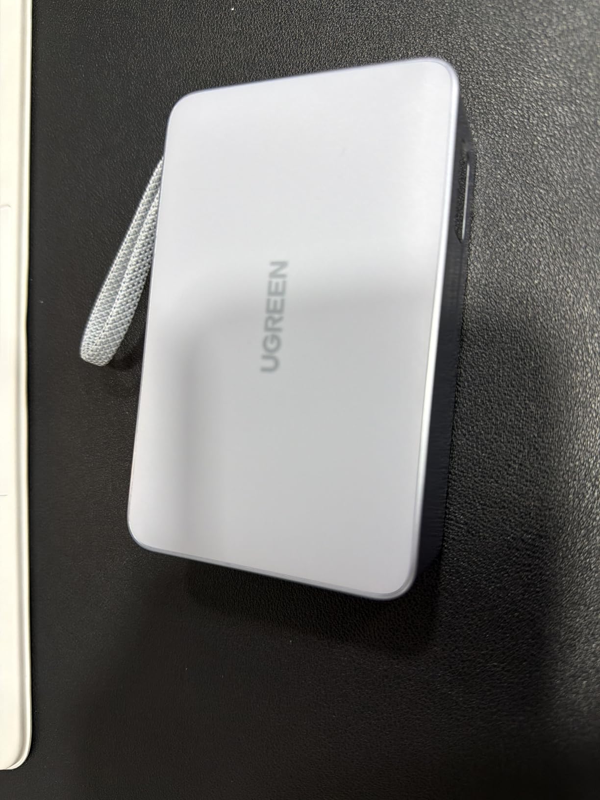 UGREEN Qi2 25W Wireless Power Bank, Built-in Cable, 30W PD Wired MagSafe | Qi2 25W wireless & 45W PD wired, built-in cable. High-capacity 20000mAh. MagSafe customer photo 1