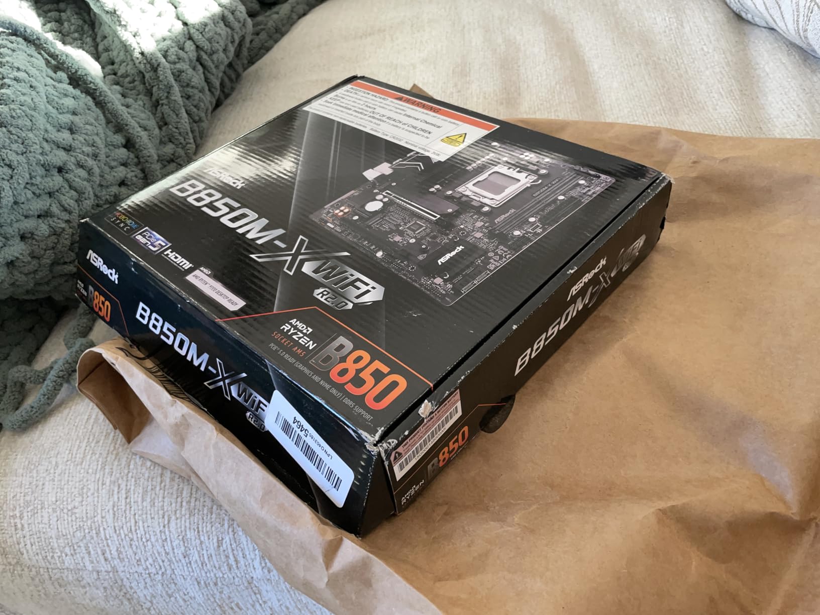ASRock B850M-X WiFi R2.0 AM5 Micro-ATX Motherboard: Supports AMD Ryzen 9000/8000/7000 CPUs, DDR5 8200+ (OC), PCIe 5.0, Wi-Fi 6E, 2.5G LAN, USB-C, BIOS Flashback customer photo 1