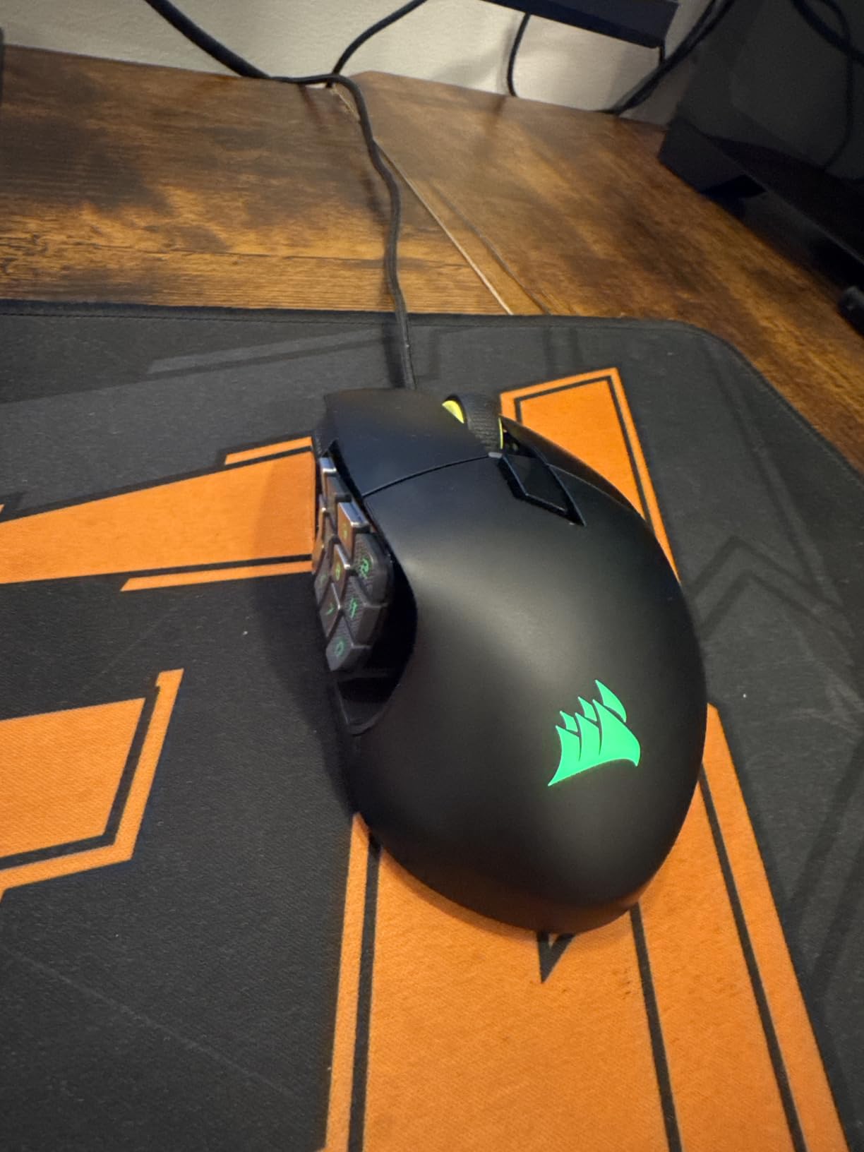 Corsair Scimitar Elite Wireless SE MMO MOBA PC Gaming Mouse - Black | 33,000 DPI, 16 Buttons, Adjustable Key Slider, Elgato Virtual Stream Deck, Up to 150 Hr, Fast Charging, 1000Hz, Bluetooth customer photo 1