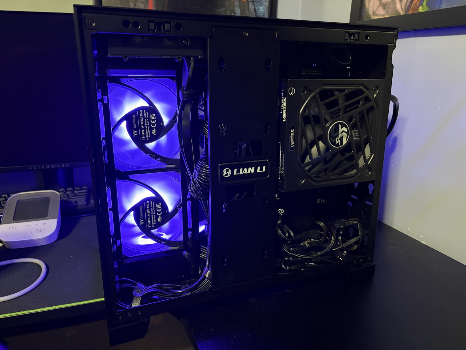 LIAN LI O11D MINI V2-ATX Mid-Tower PC Case- Black-O11DMIV2X | Panoramic View, Fully Ventilated Airflow, Adjustable I/O, Pillar-Less, Cable Management customer photo 2