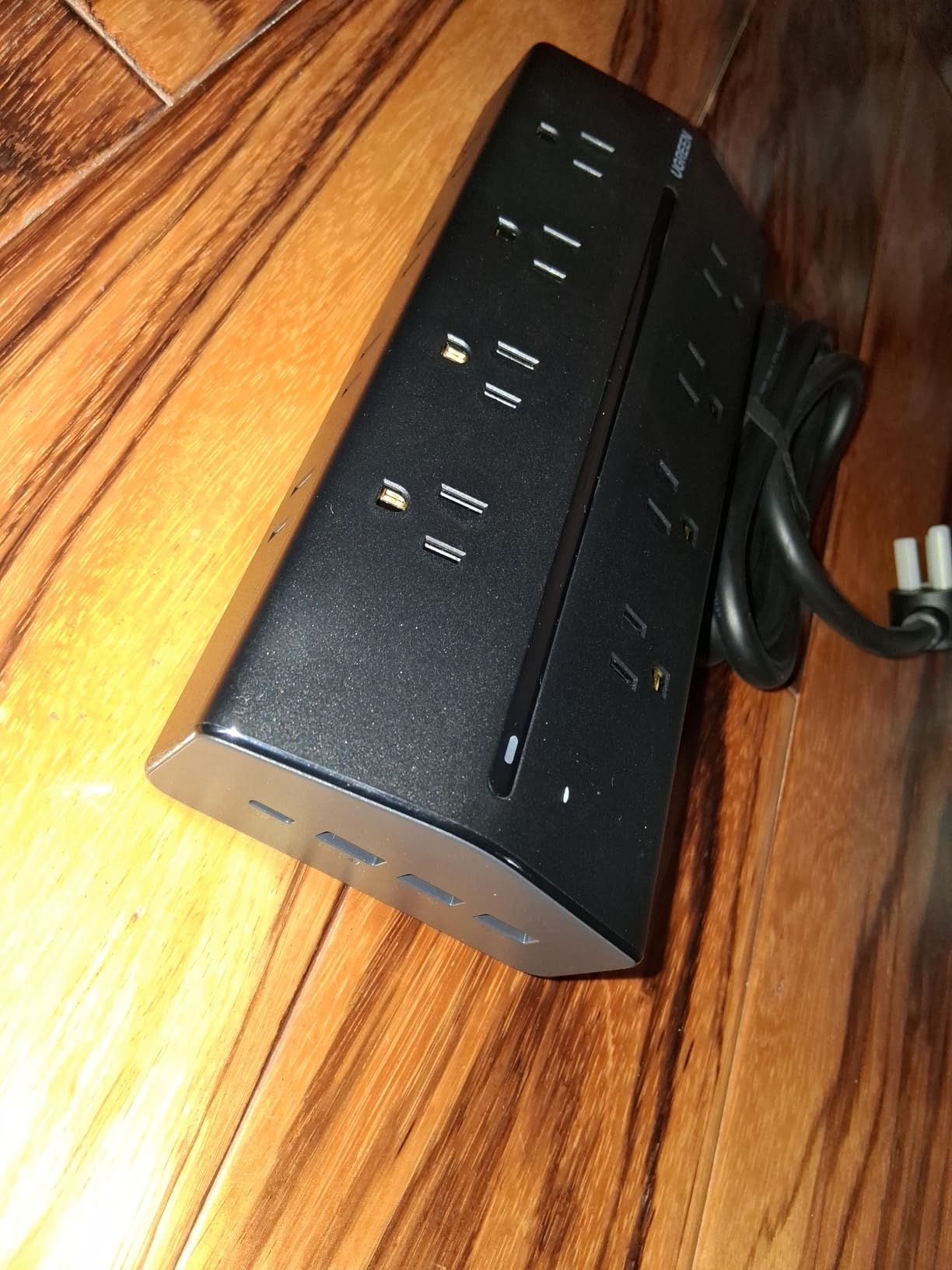 UGREEN 20W 20-in-1 GaN Surge Protector Power Strip, 5ft Extension Cord | Wall Mountable, 16AC, 1 USB-C, 3 USB-A, 15A/1875W of Outload Protection, UL-Listed, Home/Office/Dorm Essential customer photo 1