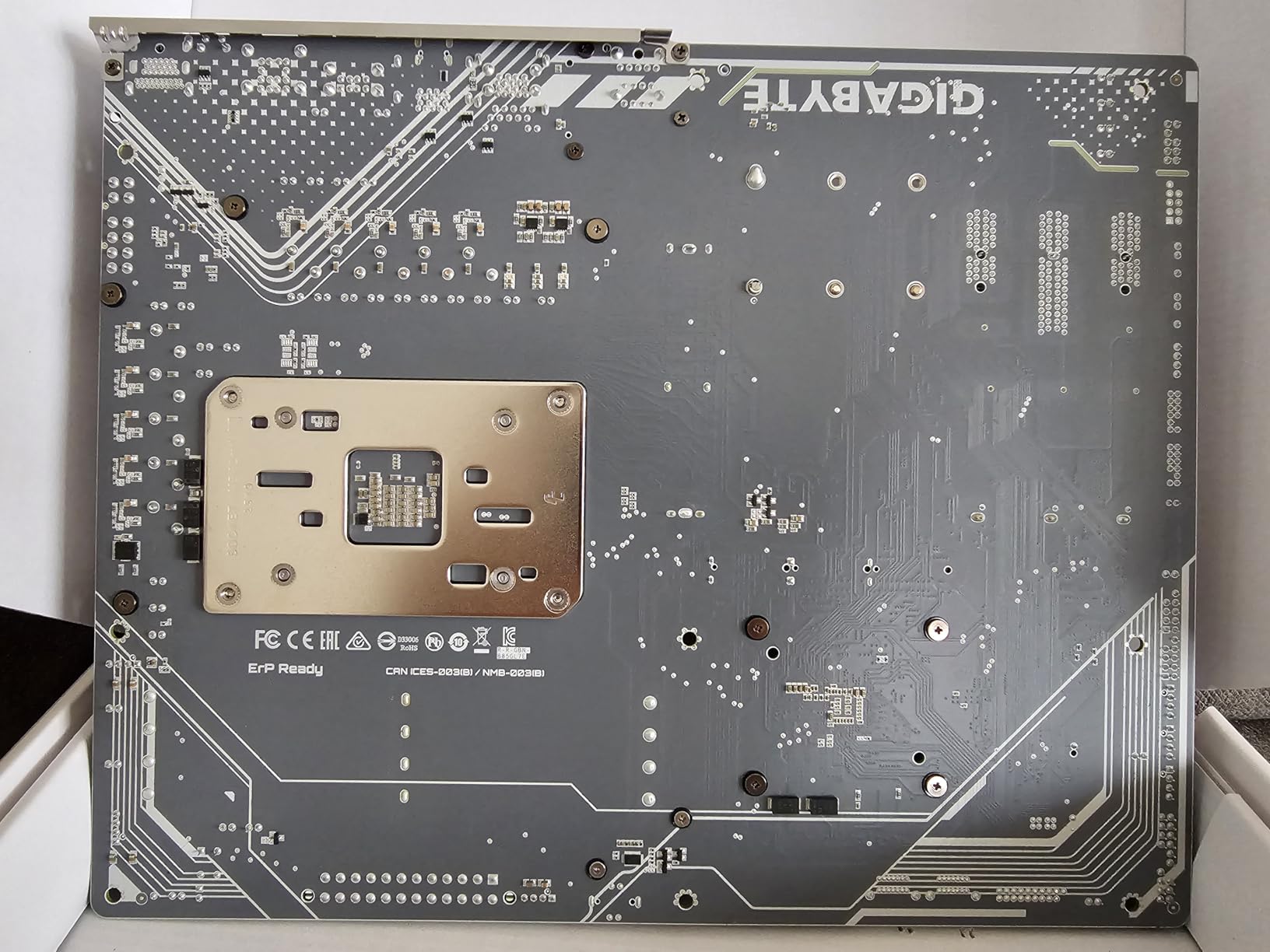 GIGABYTE B850 Eagle WIFI7 ICE AMD AM5 ATX Motherboard, Support AMD Ryzen 9000/8000/7000 Series, DDR5, 8+2+2 Power Phase, 3X M.2, PCIe 5.0, USB-C, WIFI7, 2.5GbE LAN, EZ-Latch, 3-Year Warranty customer photo 2