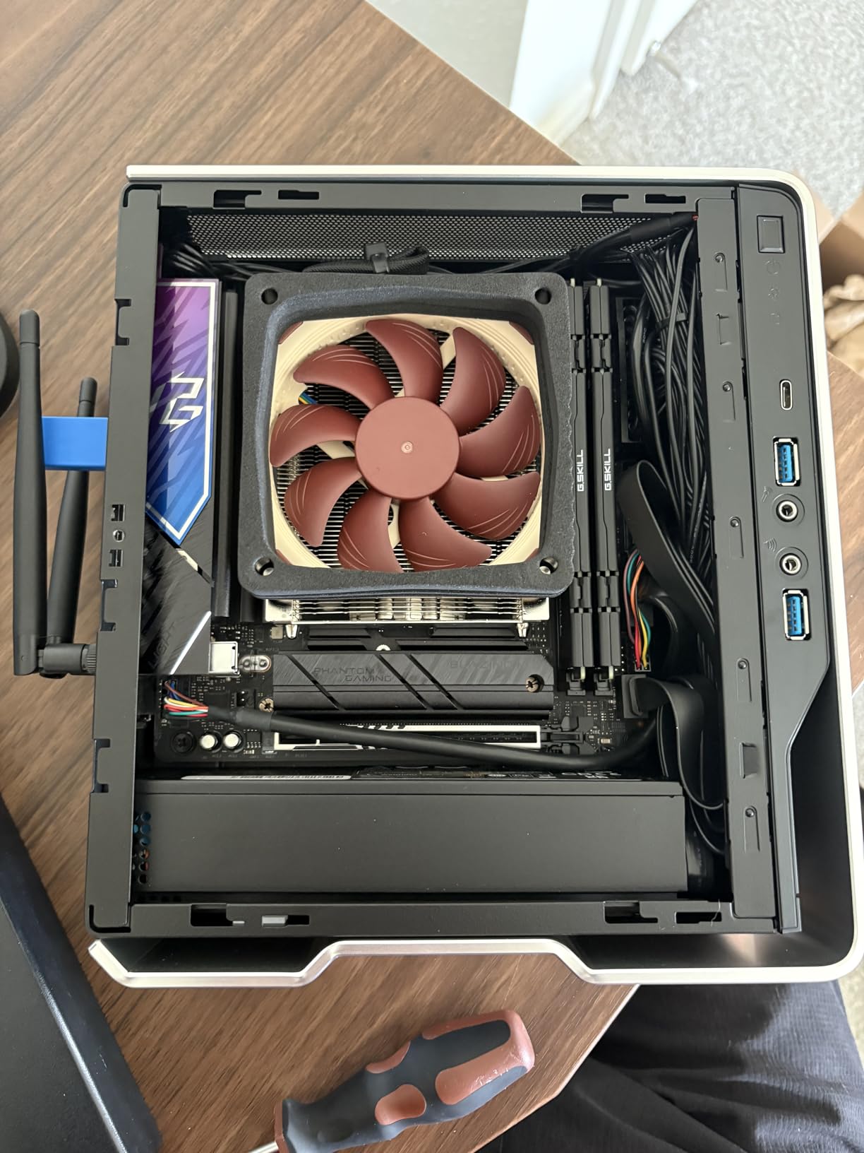 InWin Chopin MAX-Mini-ITX Case-Includes 200W 80+ Gold Power Supply-Supports AMD, Intel CPU-Customizable I/O Strip-Silver-IW-CS-CHOPINMAXSIL-PS200W customer photo 1