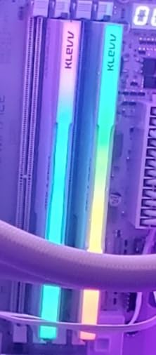 KLEVV CRAS V RGB DDR5 32GB (2x16GB) 6000MHz CL28 SK Hynix A-Die 1.35V Gaming Desktop RAM XMP 3.0 / AMD EXPO - White customer photo 2