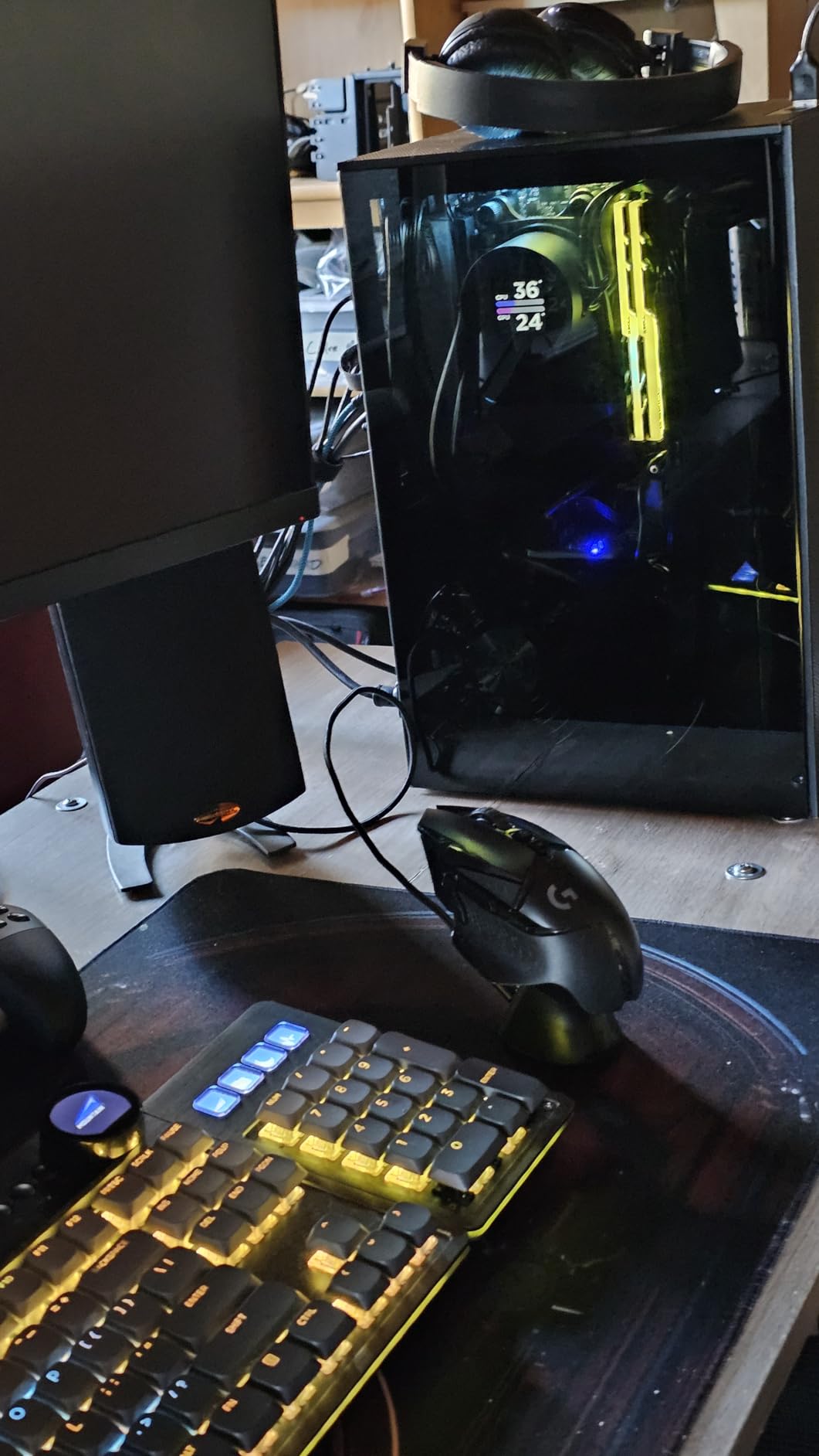 SSUPD Meshroom S V2 Mini-ITX Gaming PC Case (SFF), Full Mesh Panel with PCIE 5.0 Riser Cable, Compatible ATX MB/RX9070/5090/280mm AIO, USB Type-C (Black Variant B) customer photo 2