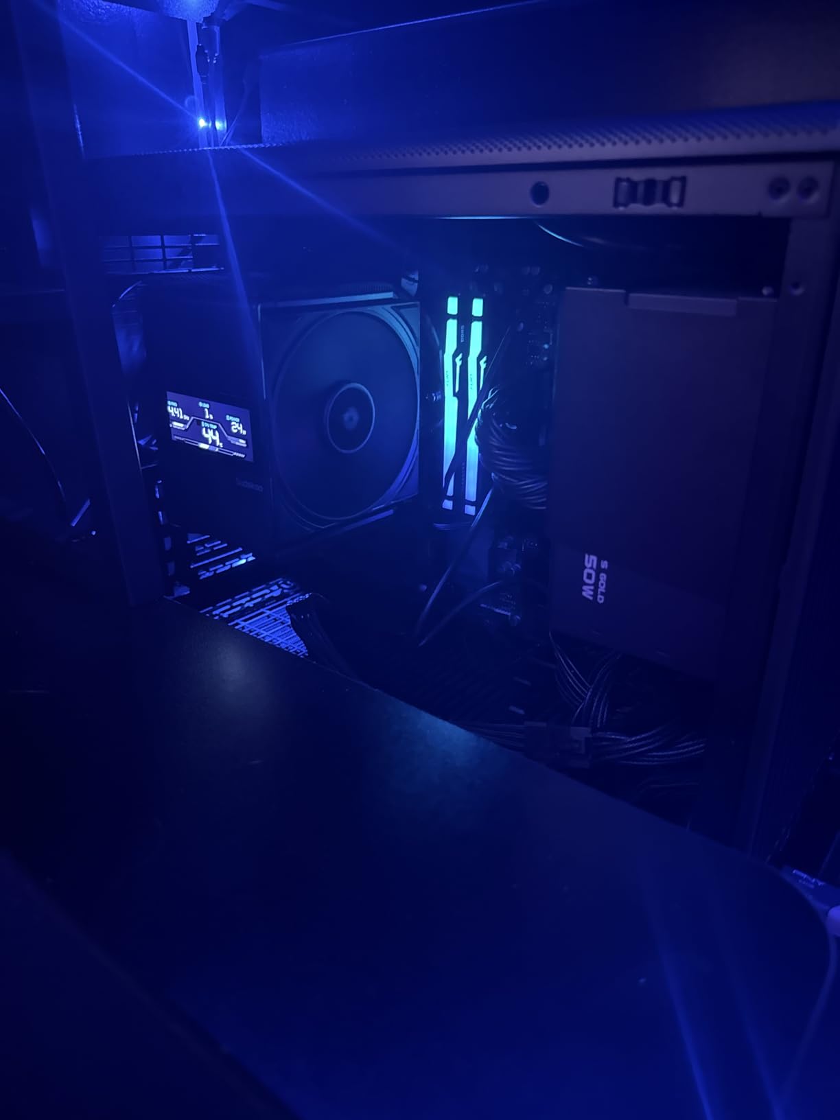 GIGABYTE B850M Eagle WIFI6E AMD AM5 mATX Motherboard, Support AMD Ryzen 9000/8000/7000 Series, DDR5, 8+2+2 Power Phase, 2X M.2, PCIe 5.0, USB-C, WIFI6E, 2.5GbE LAN, EZ-Latch, 3-Year Warranty customer photo 1