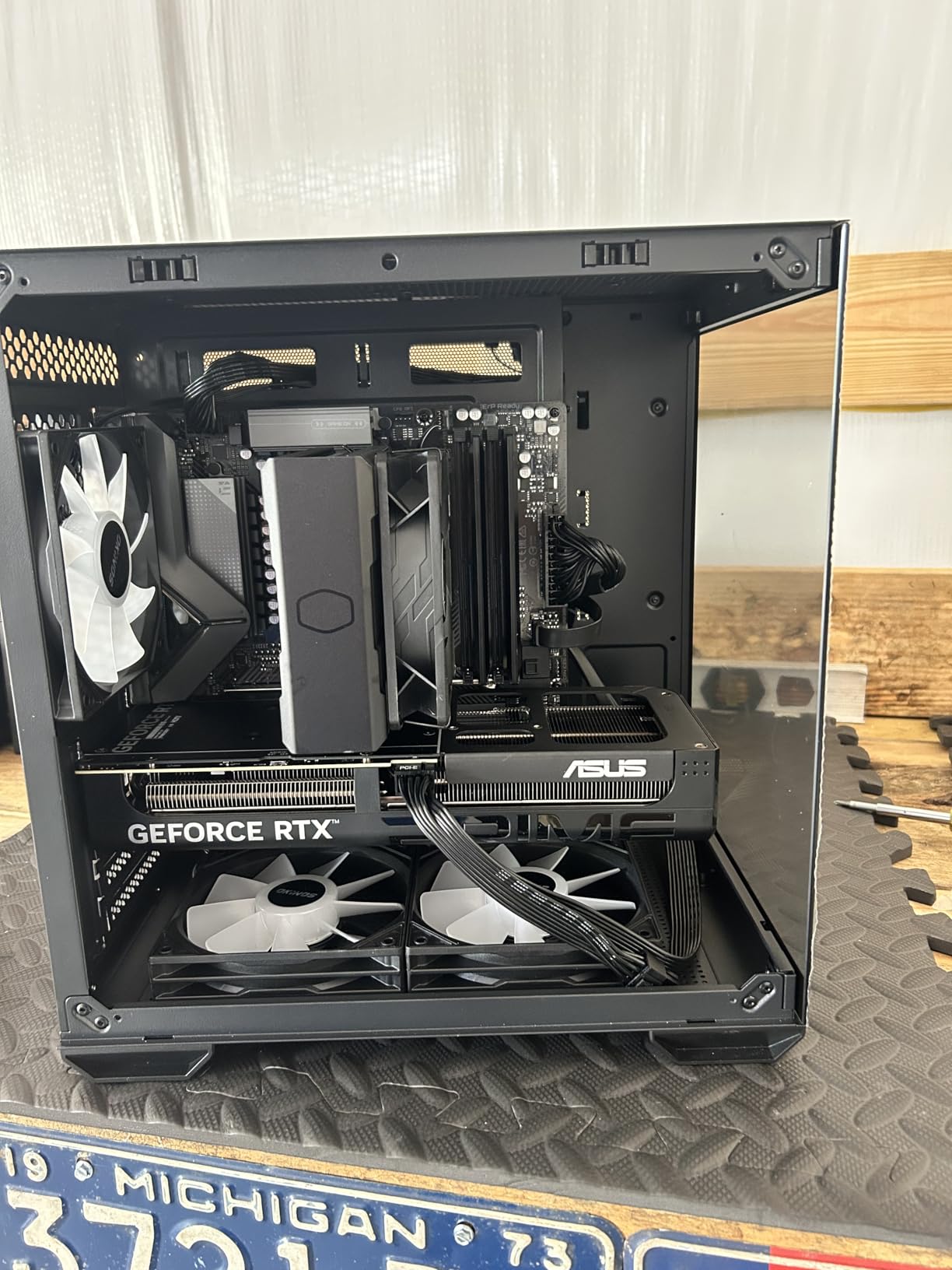 GIGABYTE B850M Eagle WIFI6E AMD AM5 mATX Motherboard, Support AMD Ryzen 9000/8000/7000 Series, DDR5, 8+2+2 Power Phase, 2X M.2, PCIe 5.0, USB-C, WIFI6E, 2.5GbE LAN, EZ-Latch, 3-Year Warranty customer photo 2