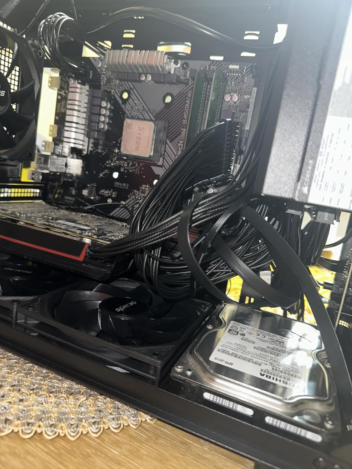 CORSAIR RM750e ATX 3.1 PCIe 5.1 Ready 750W Power Supply - White | Native 12V-2x6 Cable Included, Low-Noise, Fully Modular, Cybenetics Gold, Modern Standby Mode, NA customer photo 2