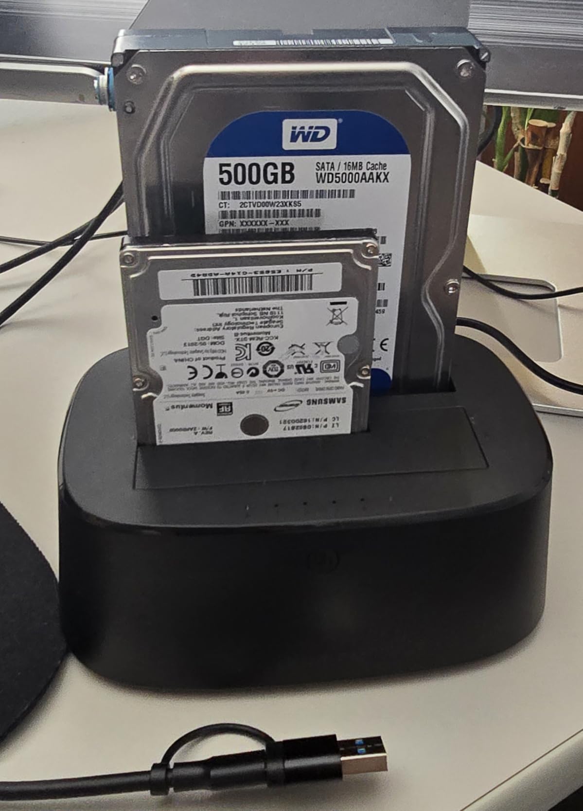 UGREEN Dual-Bay Hard Drive Docking Station with Offline Clone and Duplicator Function customer photo 2