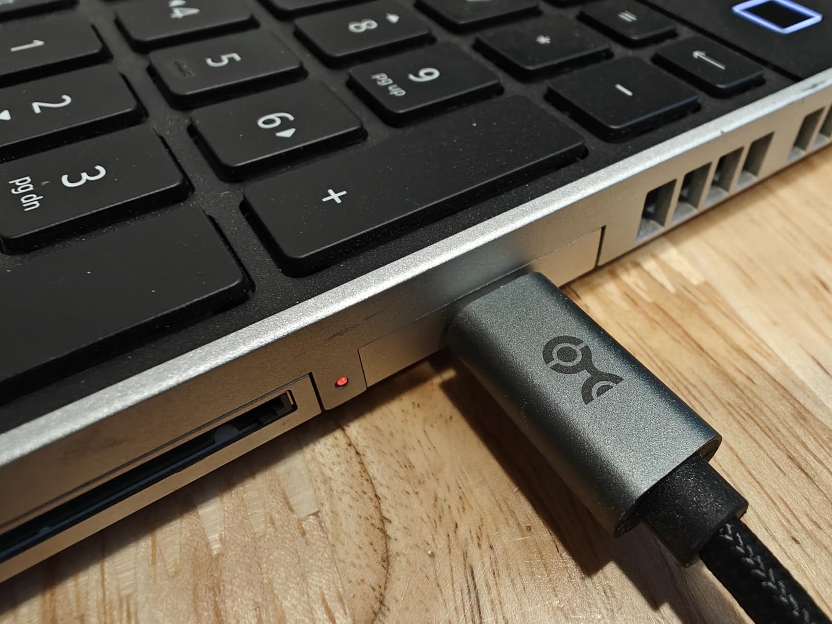 Cable Matters USB C to 5Gb Ethernet Adapter with 140W Charging | 5000Mbps Ethernet to USB C, Compatible with USB4, Thunderbolt 5/4, MacBook, Laptops, and USB-C Devices customer photo 1