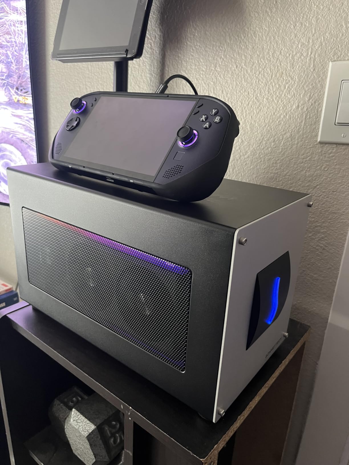 Sonnet Breakaway Box 850 T5 eGPU Enclosure - 80 Gbps Thunderbolt 5 / Thunderbolt 4 / USB4 - External GPU for Windows - 850W Power - Triple-Wide Graphics Cards - 5GbE Port customer photo 2