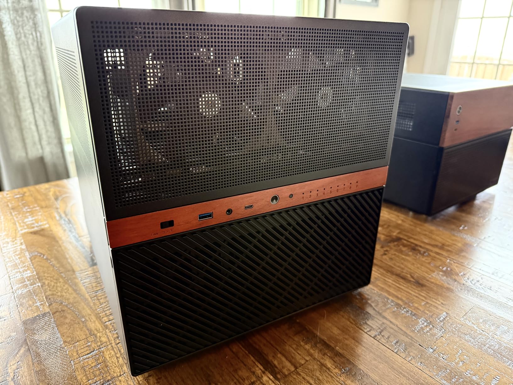 JONSBO N6 NAS Case, Micro ATX Pc Case,9HDD/SSD Drive Bay (hot-swap),Support 3 Power Supply Installation Positions,ATX/SFX PSU,with 2 Fans Pre-Installed,GPU305mm,Multi-Fan Position, Supporting 240AIO customer photo 2
