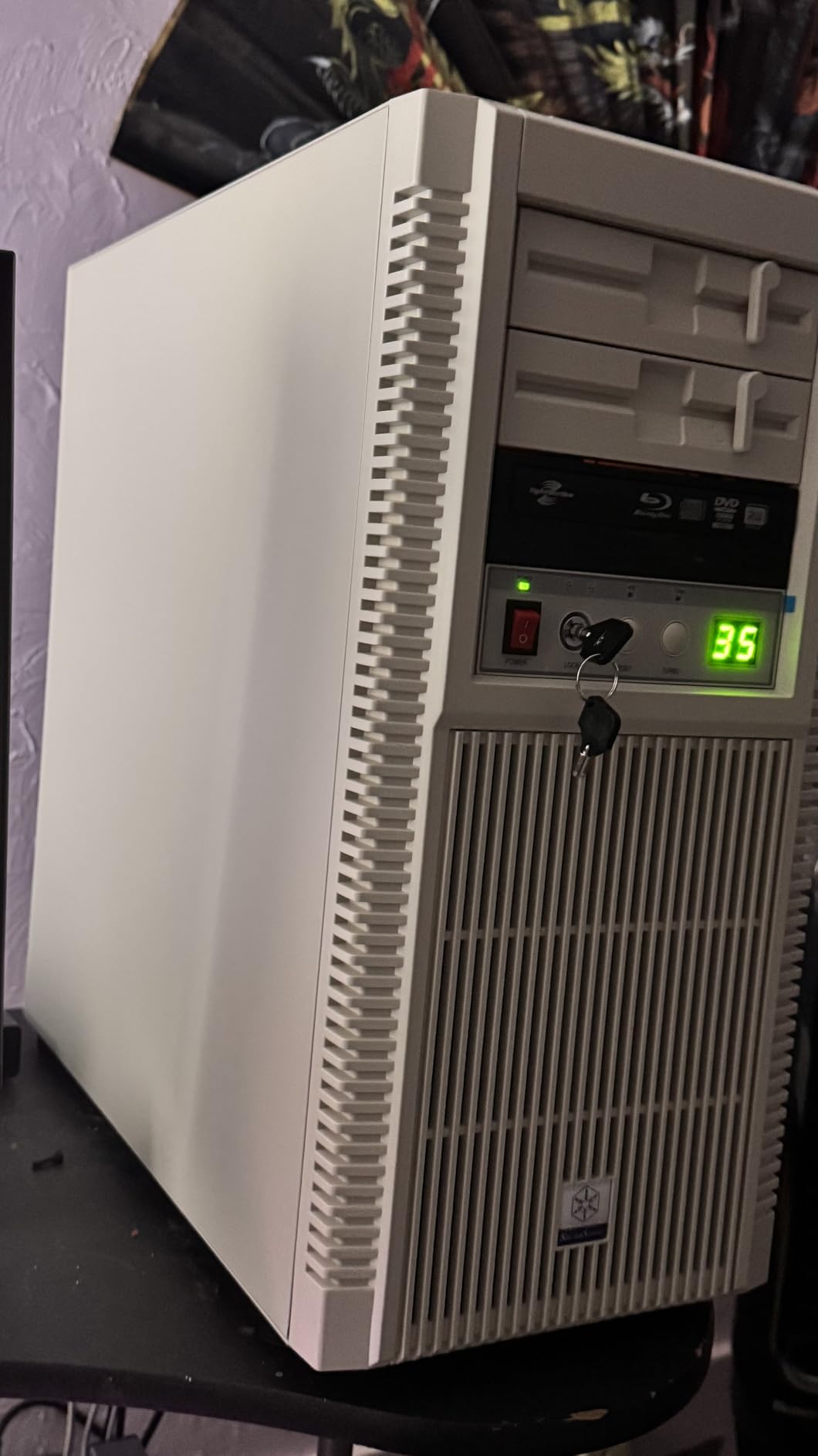 Silverstone Technology FLP02 Retro-Inspired Tower Chassis with high-Performance Cooling and Expansion Support, SST-FLP02W customer photo 2