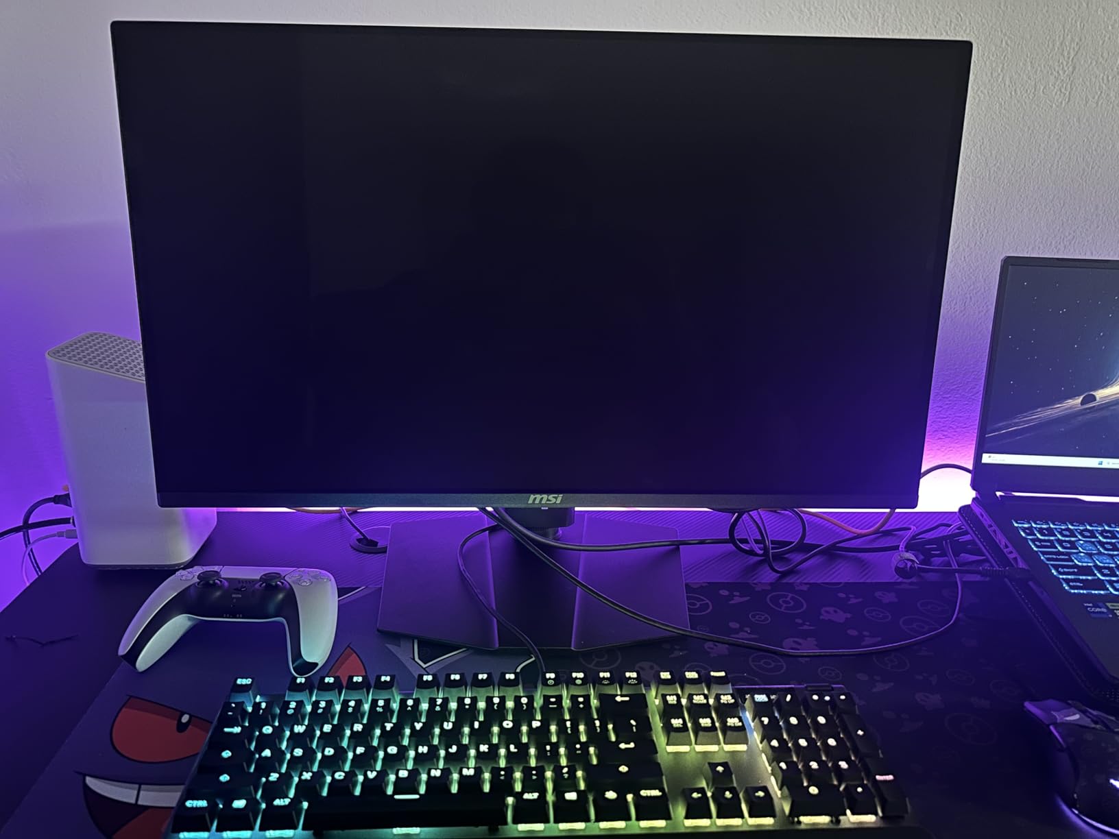 msi MAG 274QP QD-OLED X24 27-Inch WQHD Gaming Monitor, 2560 x 1440 Quantum Dot OLED Panel, 240Hz, 0.03ms, Adaptive-Sync, HDMI2.1, DP 1.4a, Tilt/Height Adjustable, Black customer photo 1