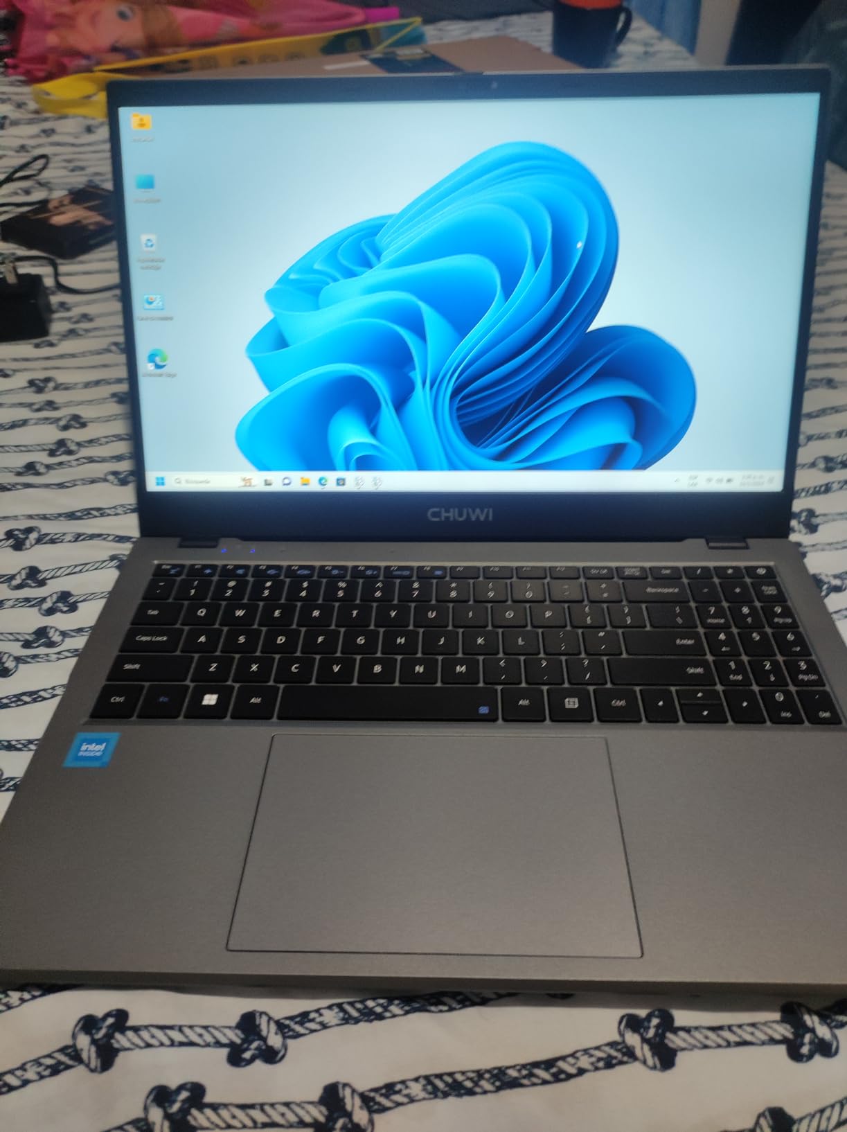 CHUWI Gaming Laptop, AMD Ryzen 5 (Beat i7-1355U), 16GB RAM 512GB SSD, Win11 Pro Laptop with Office, 14 Inch IPS 2160 * 1440 Display, Backlit Keyboard, WiFi 6, BT 5.2, HDMI customer photo 2