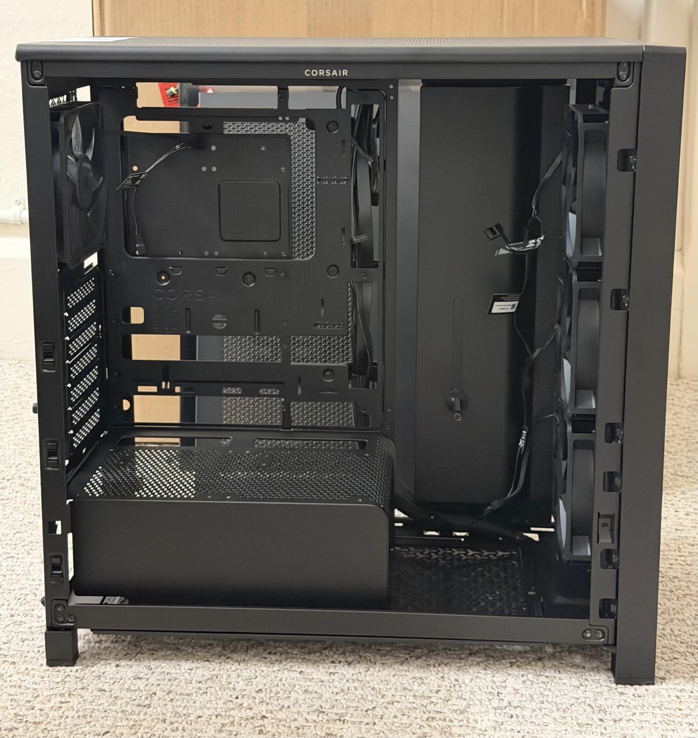 Corsair Frame 4000D Wood RS Modular Mid-Tower ATX PC Case - White/Oak | Wood Front Panel, 4x RS120 PWM Fans Included, InfiniRail Fan Mount System, Reverse GPU Anti-Sag and Motherboard Support customer photo 2