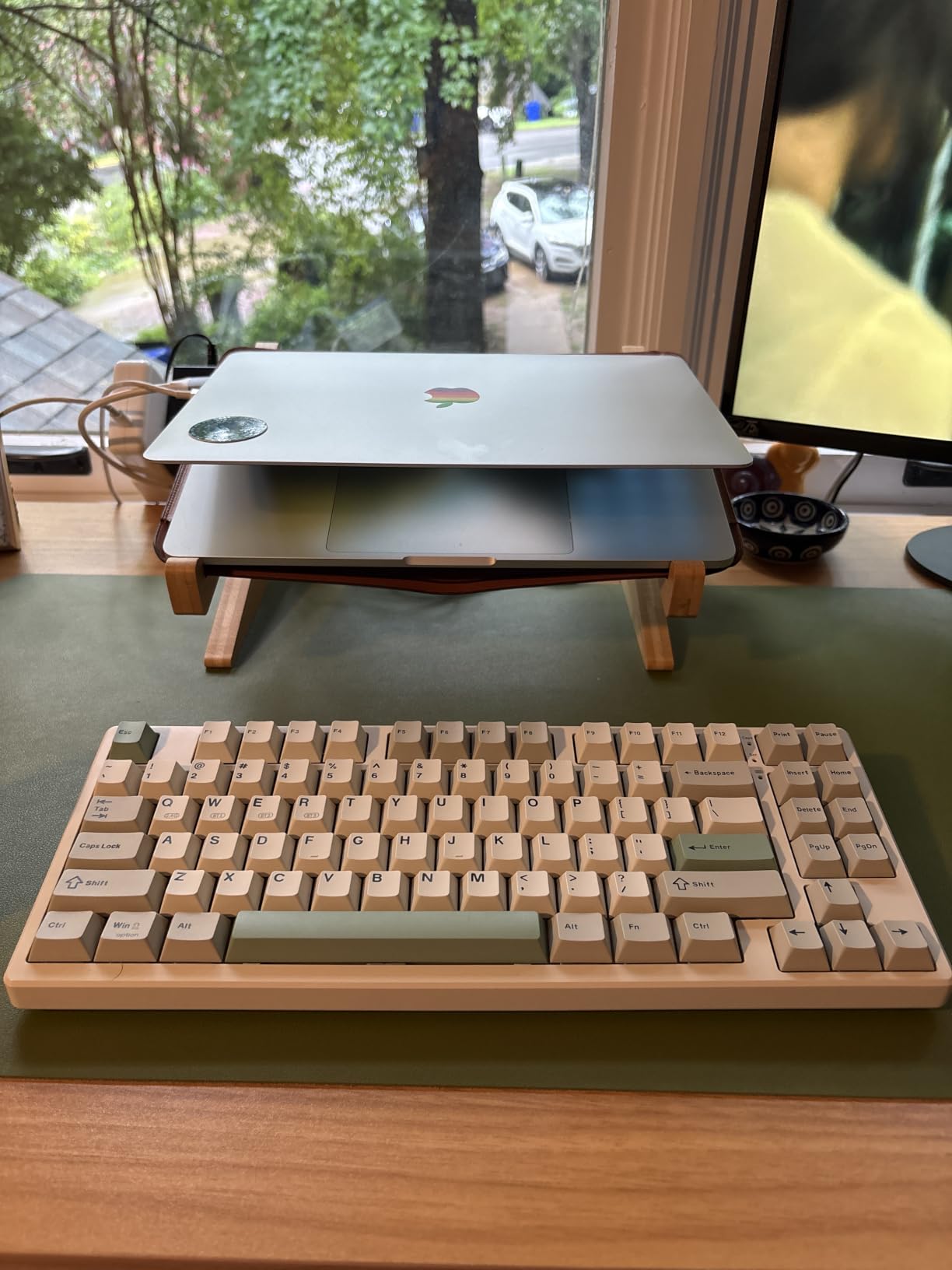 Kisnt KN85 Wireless Silent Mechanical Keyboard, 75% Layout, Bluetooth/2.4GHz/USB-C, Custom RGB Backlit, Hot Swappable, Quiet Typing for Windows/Mac/PC (Berry Red) customer photo 1