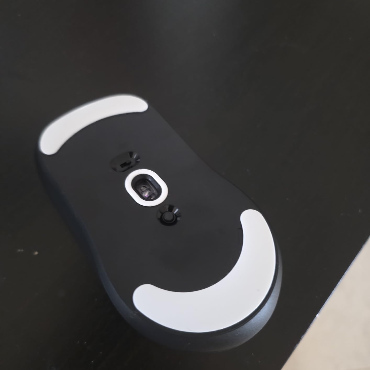 V8 Gaming Mouse, Ultra-Lightweight 36g, Symmetrical Shape, Kailh Optical Switch, Nordic 52840 MCU, PAW 3950 Chip, Web Based Driver, for Claw and Fingertip Gamers, 8K Dongle Included customer photo 1