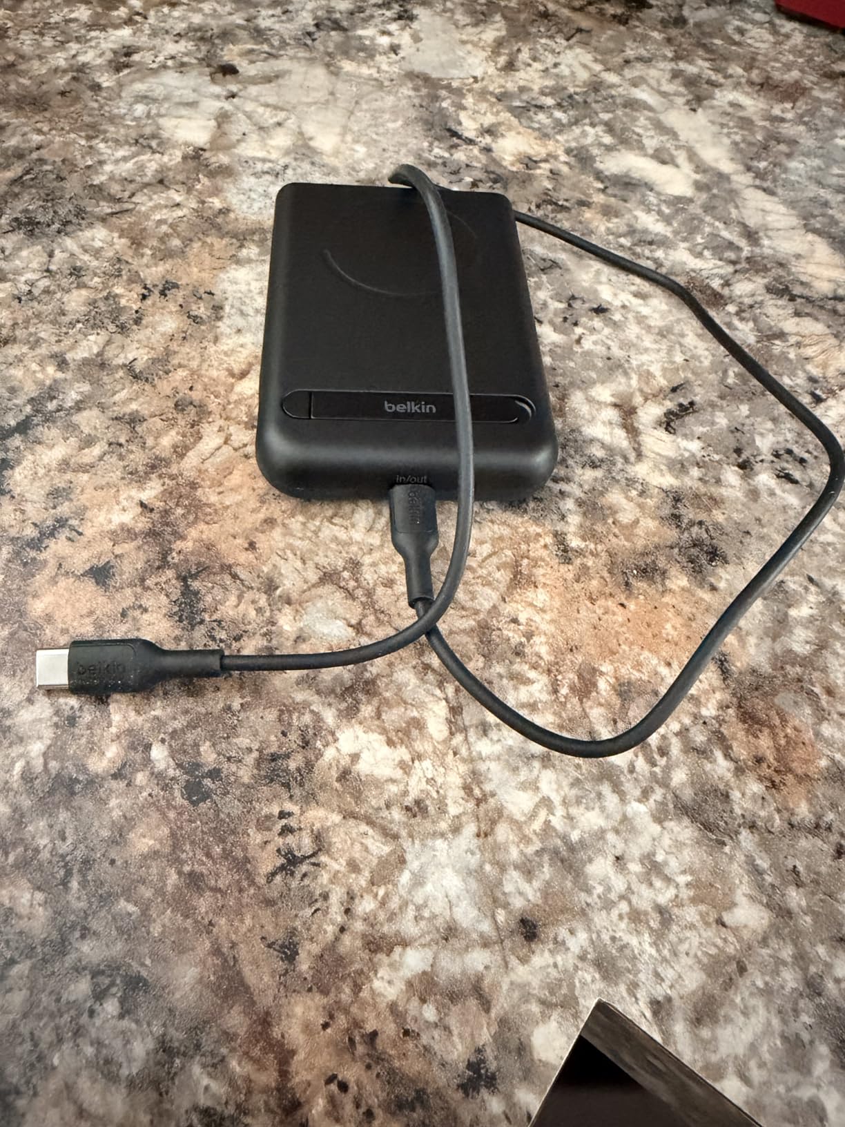 Belkin 10000mAh Qi2.2 25W MagSafe Power Bank with Kickstand and Display | Wireless Charging Battery Pack, iPhone 17, Air, Pro, Pro Max, Google Pixel 10, Digital Battery Display, Magnetic customer photo 1