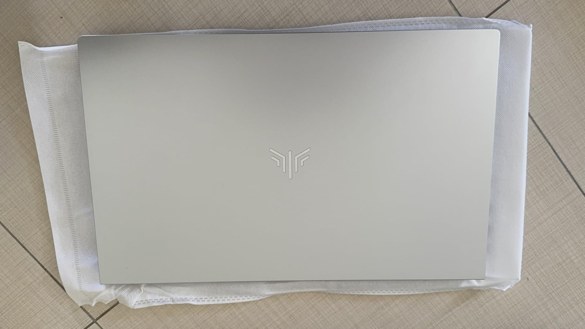 MALLRACE Gaming Laptop, Ryzen R2544 (Beat AMD Ryzen 5 3500U, up to 3.7GHz), 16GB DDR4 512GB SSD Windows 11 Laptop with Webcam, Type-C, 54.72Wh Battery, Numeric KB, Gray customer photo 2