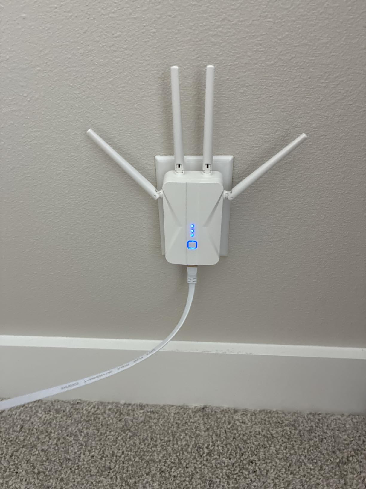 AX3000 Outdoor WiFi 6 Extender - Outdoor Access Point - Long-Range Dual Band WiFi, IP67/PoE/5 Antennas for Events, Commercial Use | Starlink-Compatible customer photo 1