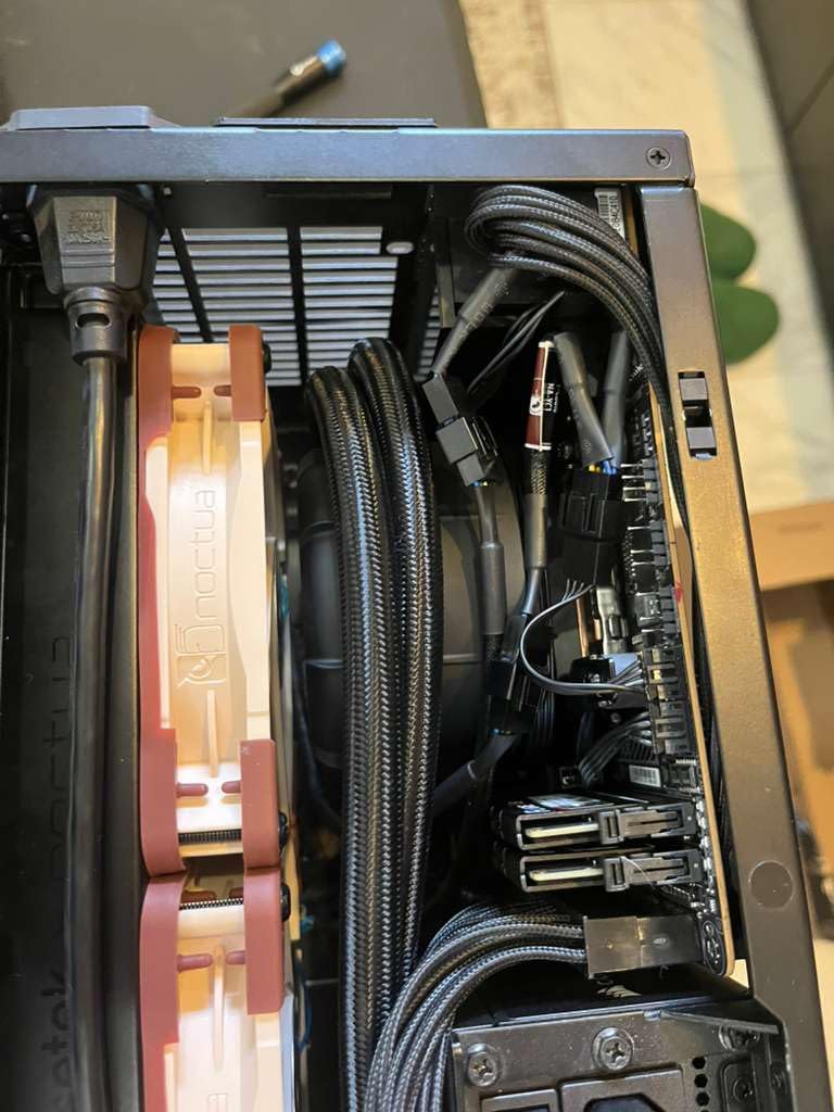 Noctua NL-LC1-24, High-Performance 240mm AIO CPU Cooler | Industry-Leading Quiet Cooling, 30mm Slim Radiator, Pump Noise Absorber, for Intel & AMD, 2x 120mm Fans customer photo 1