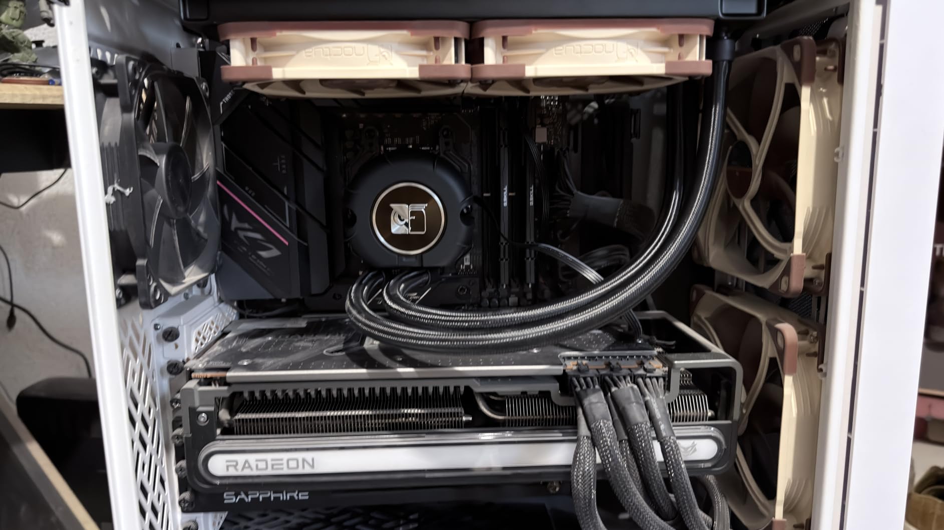 Noctua NL-LC1-24, High-Performance 240mm AIO CPU Cooler | Industry-Leading Quiet Cooling, 30mm Slim Radiator, Pump Noise Absorber, for Intel & AMD, 2x 120mm Fans customer photo 2