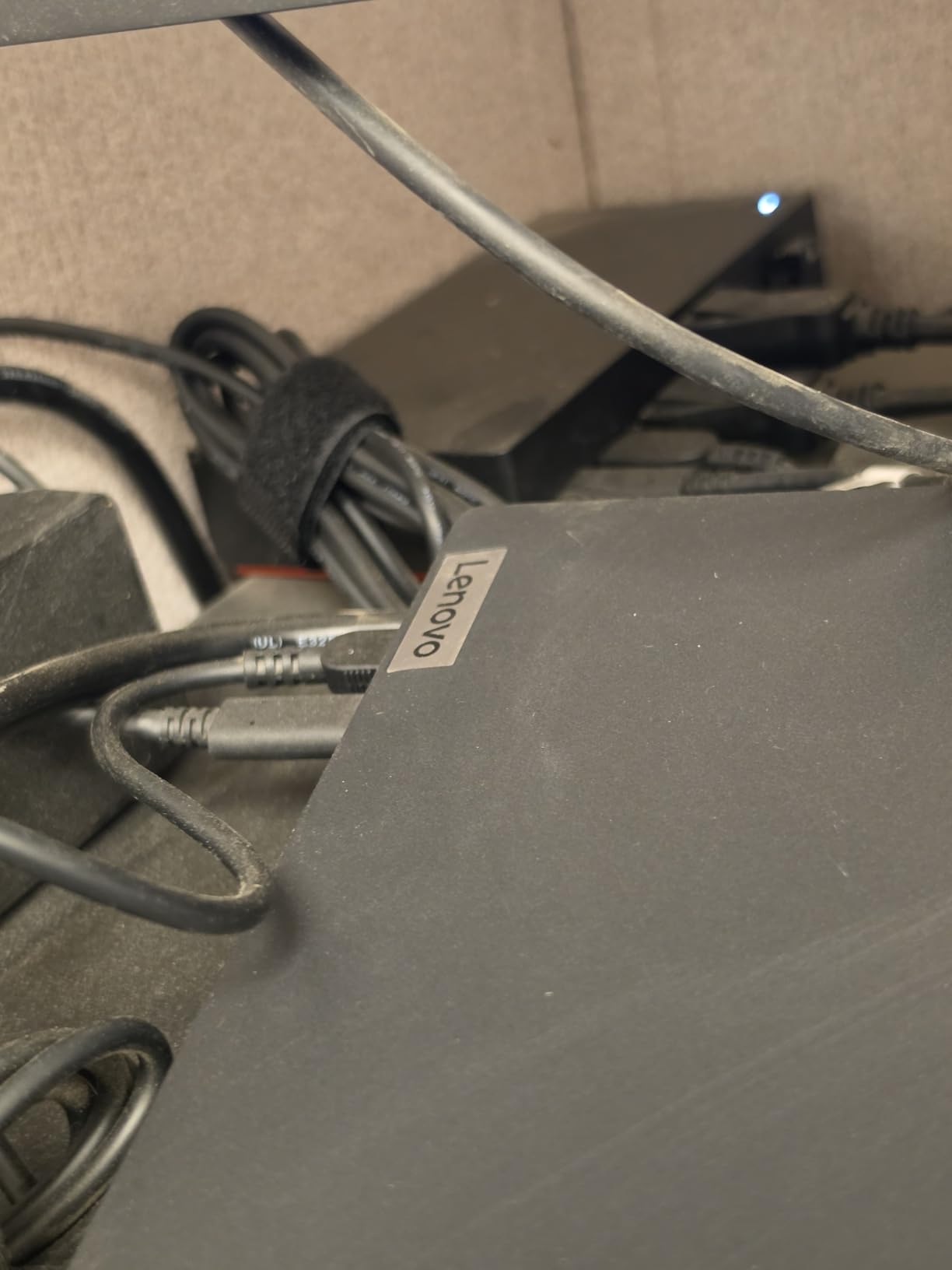 Heravo USB 3.0 HDMI KVM Switch 2 Monitors 2 Computers, 4K@60Hz Dual Monitor | Share Keyboard, Mouse, Hard Drives and Printers via 4-Port USB 3.0 Hub, with EDID, 2 USB Cables, and Controller - S7232H2 customer photo 1
