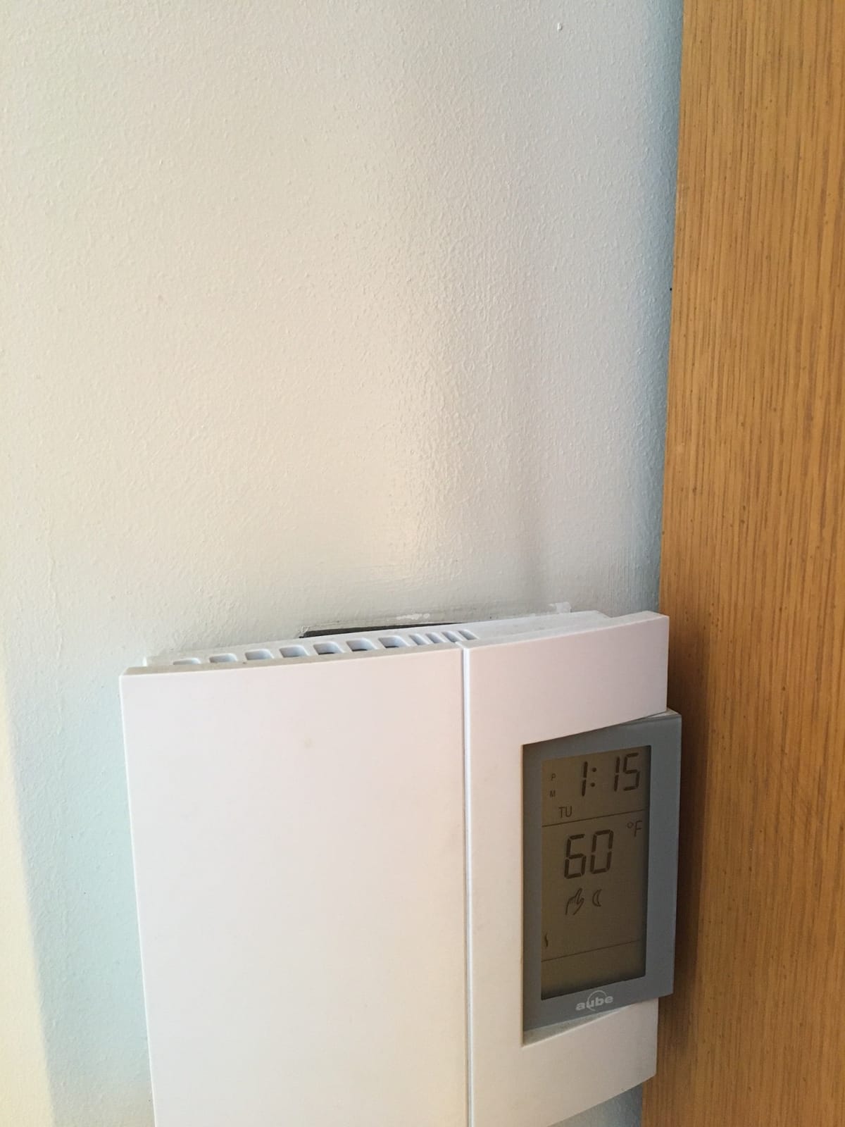 Aube by Honeywell Home TH106 Electric Heating 7-Day Programmable Thermostat customer photo 2