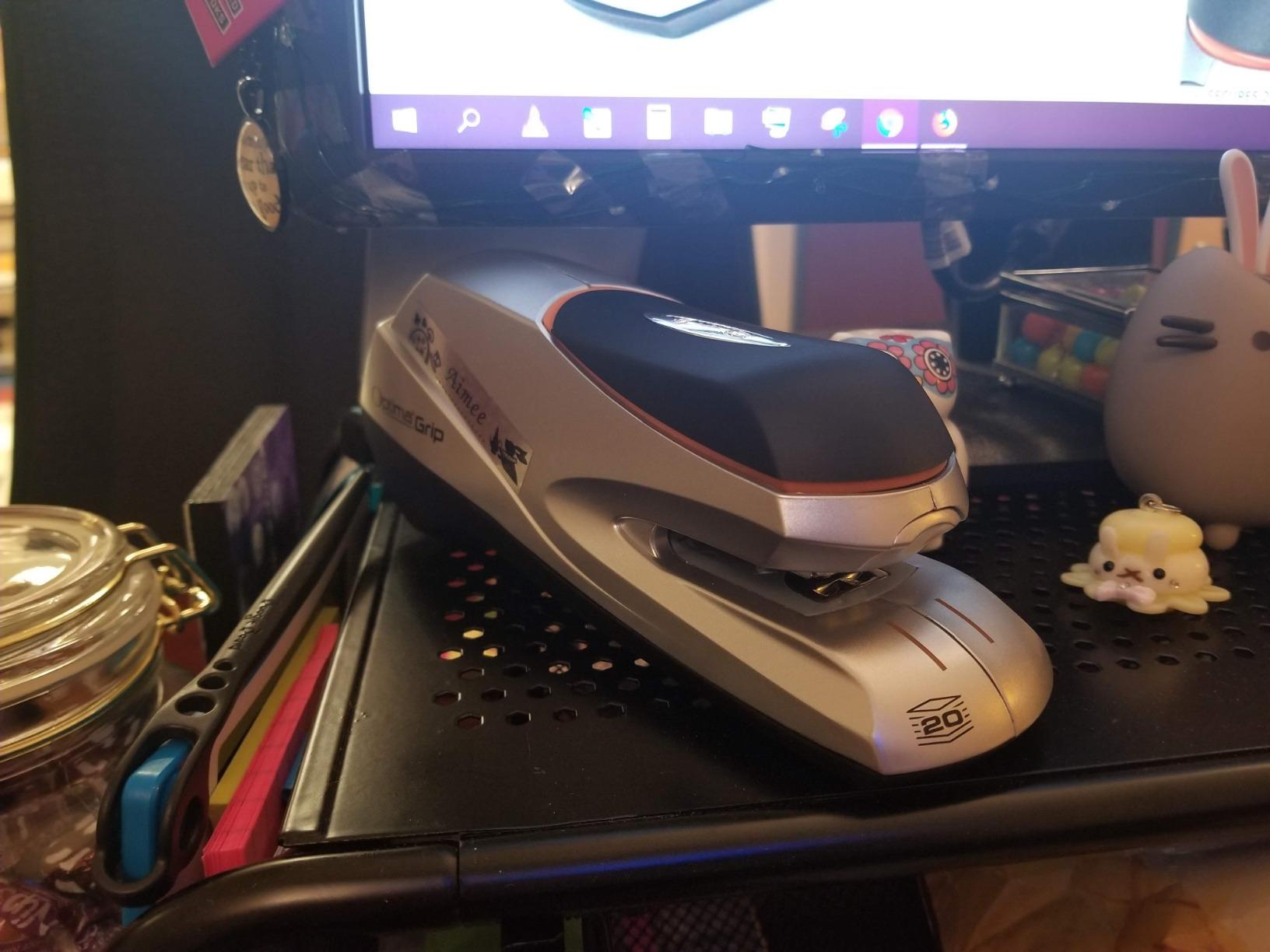 Swingline Electric Stapler, 20 Sheet Capacity, Optima 20, Jam Free, Compact, Automatic or Manual, Plug In or Battery, Orange and Gray (48207) customer photo 1