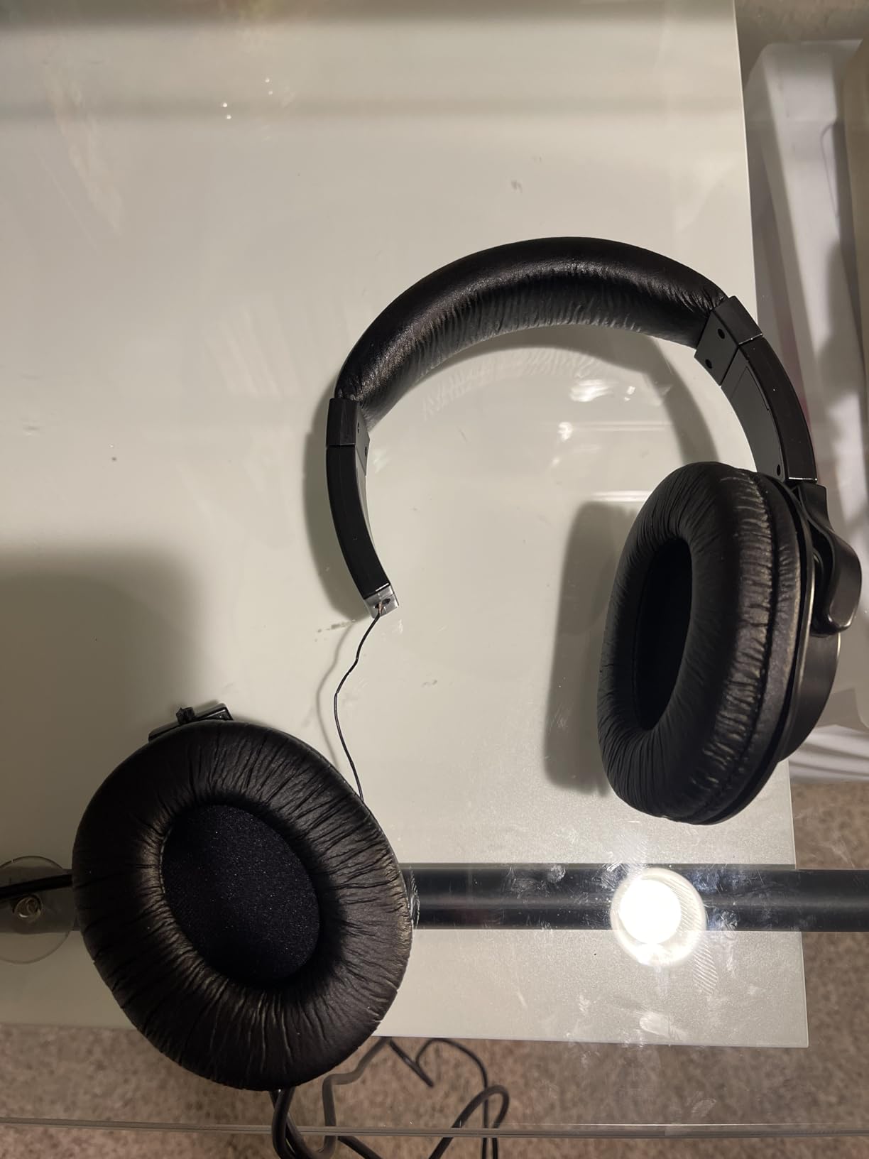 Roland RH-5 | Over-Ear, Closed-Back Monitor Headphones Performance | for Everyday Music Making & Audio Playback | Balanced Tone | Comfortable & Lightweight | Conversion Plug Included customer photo 2