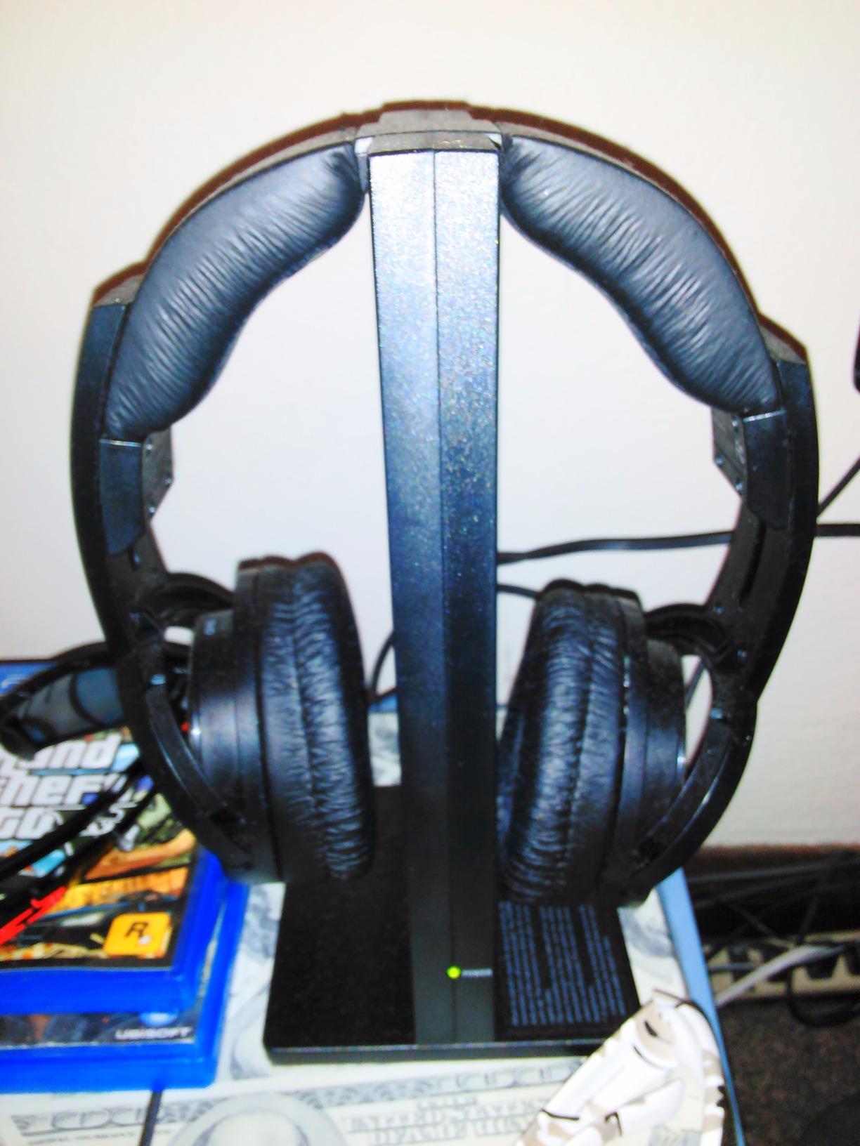 Sony MDRRF985RK Wireless RF Headphone, Black customer photo 2