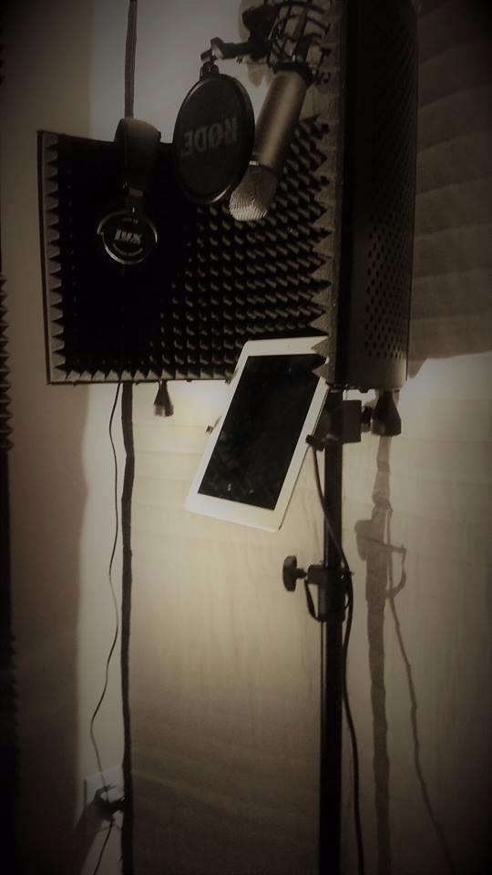 IK Multimedia iKlip Xpand Tablet Holder for mic Stands, fits iPad and Android Tablets Between 7