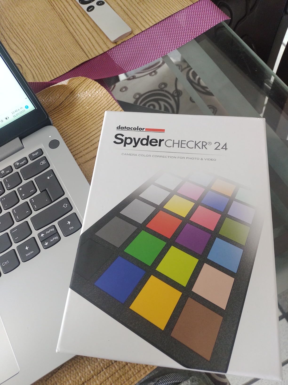 Datacolor SpyderCheckr 24 Camera Color Checker Chart with Grey Card customer photo 1