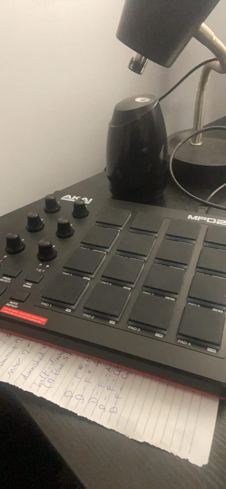 Akai Professional MPD218 USB MIDI Pad Controller | 16 Velocity-Sensitive MPC Drum Pads, 6 Assignable Knobs, Note Repeat, for Beat Makers and Music Producers customer photo 1